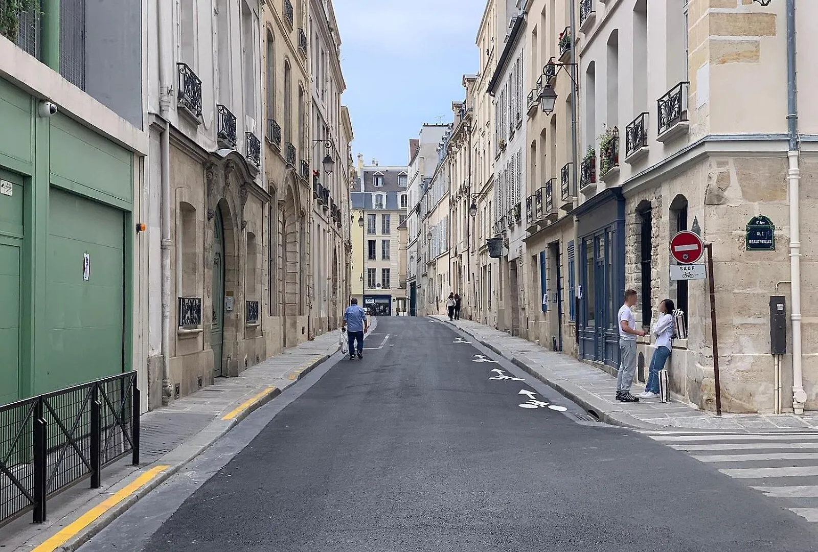 Apartment Du Lion/ac Historic Flat, Marais, 4-5 Guests *
